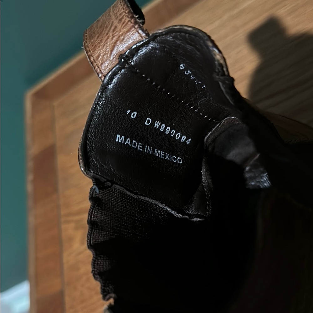 Wolverine 1000 Mile Leather Chelsea Boots - Picture 7 of 7